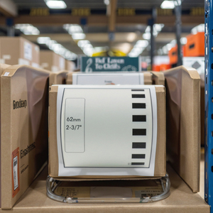 El fabricante de etiquetas adhesivas de papel impermeable produce directamente etiquetas de embalaje de pegatinas Dk1201 compatibles con Dymo <span class=keywords><strong>Brother</strong></span> - Product Image 1