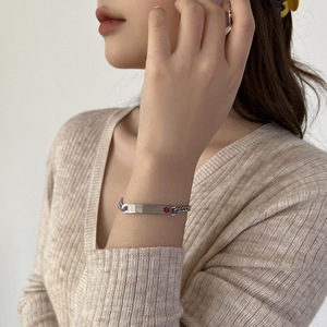 Pulsera de alerta médica personalizada al por mayor, brazalete de identificación de acero inoxidable en plata con símbolo de Cruz Roja, pulsera de moda. - Product Image 6