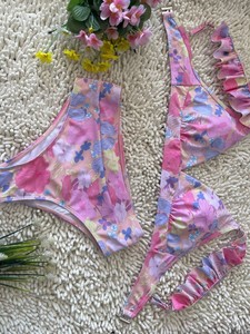 Bikini halter con estampado floral personalizado para mujer, con braga de cintura alta, cuello en V profundo, traje de baño de 2 piezas con control de abdomen. - Product Image 3