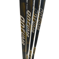 Bâtons de hockey en stock, soldes de liquidation, prix bas.