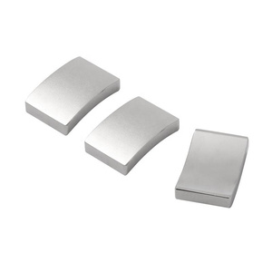 Offre Spéciale N35 Grade <span class=keywords><strong>Arc</strong></span> <span class=keywords><strong>Aimant</strong></span> Disque N45 Demi <span class=keywords><strong>Cercle</strong></span> Courbé Néodyme Énergie/Moteur <span class=keywords><strong>Aimant</strong></span> Industriel Enduit Magnétique Permanent - Product Image 4