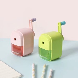 Sacapuntas manual Chenguang 906u7 con manivela para uso escolar de niños - Product Image 1