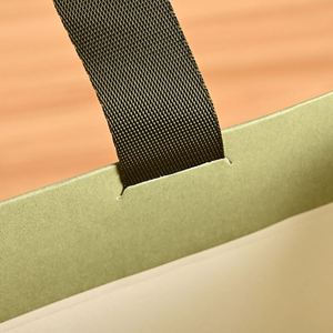 Wholesale High-Quality Sale High-End Gift <b>Bags</b> Luxurious Hot Stamping Gift <b>Packaging</b> <b>Clothing</b> Shopping Paper <b>Bags</b> - Product Image 4