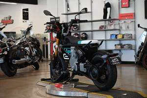 Abordable 2024 BMWs CE 02 Moto électrique urbaine légère, entraînement par courroie, Scoote alimenté par batterie au lithium - Product Image 4