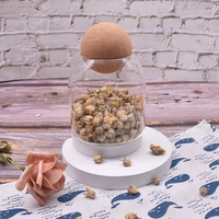 Vente en gros de dôme en verre moderne avec base en bois pour le stockage et la présentation des aliments dans la cuisine, des fleurs préservées, des gâteaux et la décoration de la maison