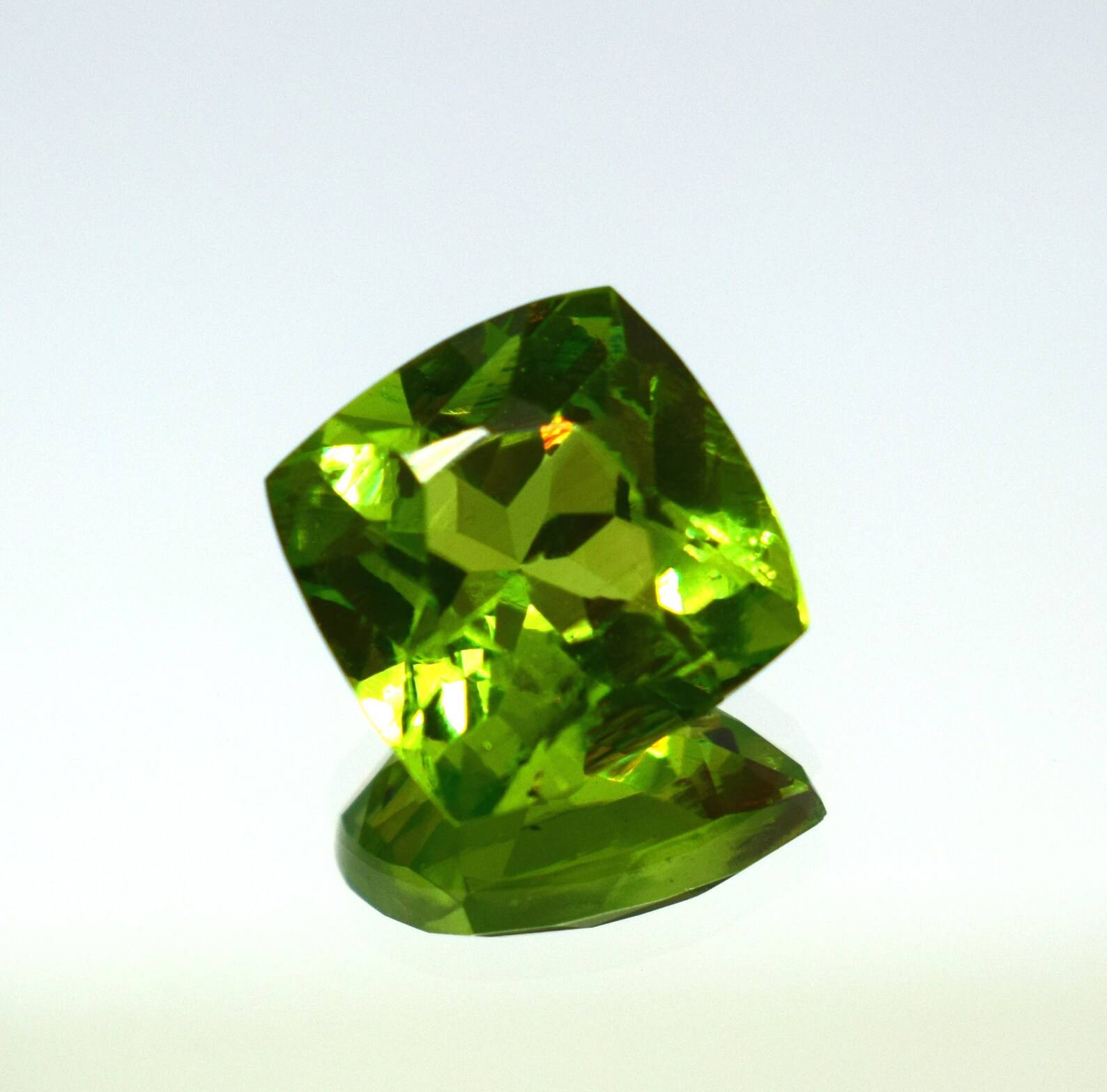 สีเขียว