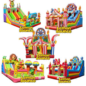 Castillo Inflable Personalizado con Temática de Carnaval y Animales, con Pared de Escalada y Tobogán, para Parques Infantiles Comerciales al Aire Libre - Product Image 1