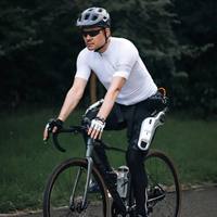 Un exosquelette robotique intelligent auxiliaire pour l'extension de la portée, adapté à l'alpinisme, à la marche et au cyclisme