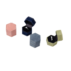 Source manufacturer spot wholesale PU couple watch <b>box</b>, pillow, double watch gift <b>storage</b> accessory, double watch <b>box</b> - Product Image 1