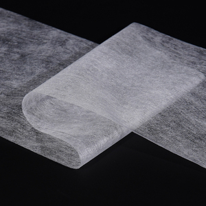 100% Polyester Dryer Spun-Bond <strong>Non</strong> <strong>Woven</strong> <strong>Fabric</strong> Roll Dot Dyed Waterproof Lightweight for Baby Diaper - Product Image 4