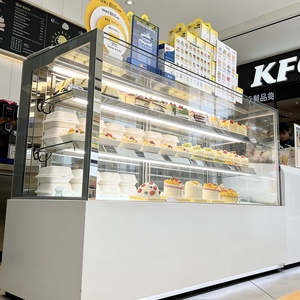 Vitrina Refrigerada Comercial Personalizada con Vidrio Curvo para Panadería, Exhibidor de Pasteles, Enfriador Mecánico Directo para Repostería, Postres y <span class=keywords><strong>Bar</strong></span> de Cocina - Product Image 5