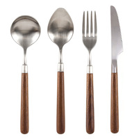 أدوات مائدة يابانية عتيقة من الفولاذ المقاوم للصدأ 4 من الفولاذ المقاوم للصدأ ، مقبض شوكة وسكين في المطعم المنزلي