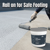 Peinture de finition texturée antidérapante, imperméable, renforcée, pour une adhérence durable, idéale pour les toitures, terrasses et allées extérieures.
