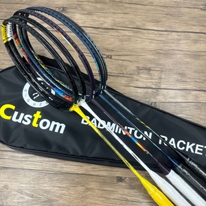 <span class=keywords><strong>Raquette</strong></span> <span class=keywords><strong>de</strong></span> <span class=keywords><strong>badminton</strong></span> <span class=keywords><strong>haut</strong></span> <span class=keywords><strong>de</strong></span> <span class=keywords><strong>gamme</strong></span> en fibre <span class=keywords><strong>de</strong></span> carbone, design moulé par double injection avec mousse interne, tige en carbone, équilibrage léger sur le dessus. - Product Image 6