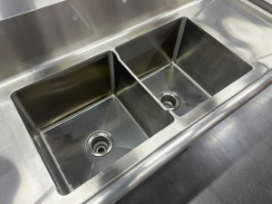 Nouvelle table de travail de cuisine avec évier, style américain, SS304, qualité médicale, calibre 18, équipement de restauration commerciale - Product Image 4