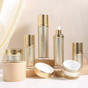 Juego de botellas de acrílico dorado Pomeranian de 50 ml para el cuidado de la piel, envase cosmético para loción, tónico, crema, frasco con bomba y tapa - Product Image 1