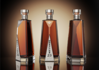Boîte d'emballage magnétique personnalisable pour bouteilles de whisky, vodka, gin, tequila, rhum, brandy, avec poignée, impression par lamination brillante, fabriquée en Chine