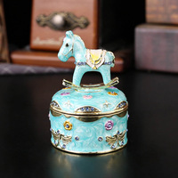 Boîte à bijoux en émail métallique en forme de cheval de Troie avec couvercle anti-poussière pour la décoration de la maison