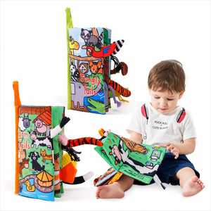Livre d'activités en tissu doux pour bébé avec des queues d'animaux et du tissu froissé - Product Image 1
