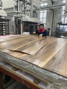 Panneau de contreplaqué mélaminé 4*8 pieds 18 mm avec colle E0, noyau Falcata, pour meubles sur mesure - Product Image 5