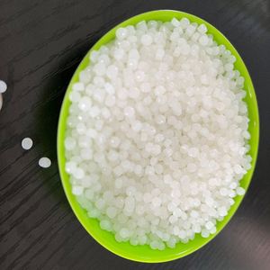 Gránulos de Plástico de Polietileno Virgen HDPE, Grado de Moldeo por Soplado Q 5502BN para Contenedores - Product Image 4
