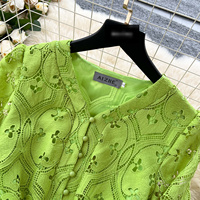 Robe midi élégante pour femme, en dentelle ajourée, coupe trapèze, manches longues bouffantes, col en V, boutonnée, pour le quotidien et les vacances