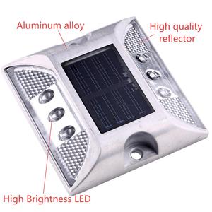 Nhà Máy Giá năng lượng mặt trời Powered nhôm đường đánh dấu 6 <span class=keywords><strong>LED</strong></span> nhấp nháy ánh sáng đường lái xe đánh dấu đường Stud cho an toàn giao thông sử dụng - Product Image 2