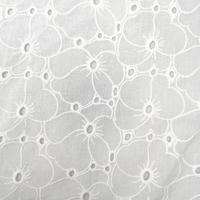 Nouveau Design 100% coton léger blanc doux motif Floral brodé dentelle broderie oeillet tissu pour robe de femme
