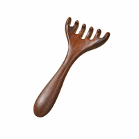 Peigne de massage en bois de santal doré naturel à six griffes, gratteur de méridiens du cuir chevelu pour les soins capillaires, vente en gros d'usine OEM ODM