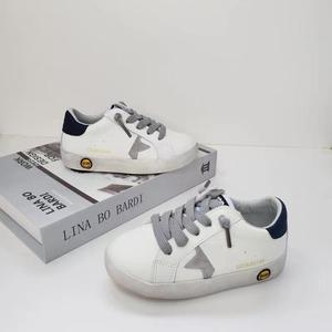 Sneakers alla Moda Unisex per Bambini con Design a Stella Glitterata e Cerniere Laterali, Scarpe Antiscivolo da Esterno per Ragazzi e Ragazze - Product Image 4