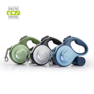 Correa Retráctil Automática para Perros Peite Home de 5 Metros con Dispensador de Bolsas para Desechos para Pasear Mascotas - Product Image 1