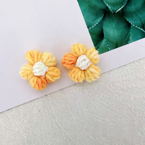 Fiore Colorato all'Uncinetto Fatto a Mano, Circa 4cm-4.5cm, per Accessori Fai-da-Te come Fermagli per Capelli e Abbigliamento, Più Voluminoso Rispetto al <span class=keywords><strong>Normale</strong></span> - Product Image 4