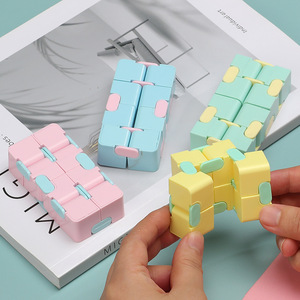 Cube infini couleur macaron, puzzle à bascule pour les doigts, mini jouet éducatif pour enfants de 3 à 6 ans, en plastique ABS - Product Image 1