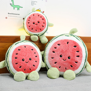 Peluche Pastèque Douce avec Visage Souriant, Jouet en Peluche Fruité Adorable, Compagnon Câlin Idéal pour Enfants, Rembourrage en Coton PP - Product Image 1
