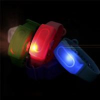 Nouvelle montre-bracelet LED en silicone avec bracelet de sport léger pour le Nouvel An chinois Thanksgiving Noël