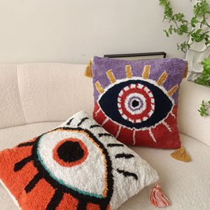 Fodera per cuscino decorativo Evil Eye trapuntata con nappe, fatta a mano, artigianale, etnica, di lusso, per divano - Product Image 1