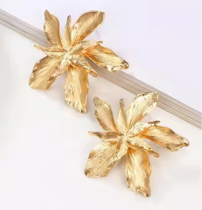 Dames élégantes grandes boucles d'oreilles à fleurs florales pour femmes petit accessoire de bijoux floraux Vintage de luxe doux - Product Image 5