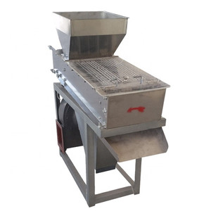 Machine commerciale à décortiquer les cacahuètes, type humide et sec, pour enlever la peau rouge - Product Image 1