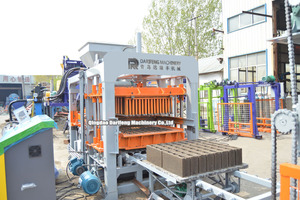 Machine de moulage automatique de blocs DRF QT10-15, usine de blocs de béton, presse hydraulique 21MPa, vibration à 4 coins, haute capacité pour - Product Image 4