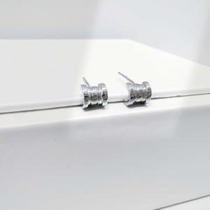 Boucles d'oreilles minimalistes en argent 925 plaqué or 14 carats, style western géométrique, petites, pas chères, pour filles, mode été. - Product Image 1