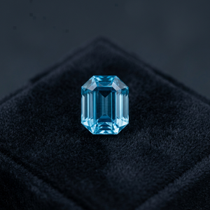 Zirconia Azul Natural de Corte Esmeralda de 2.70 CT, Corte Excelente, de Camboya - Product Image 3