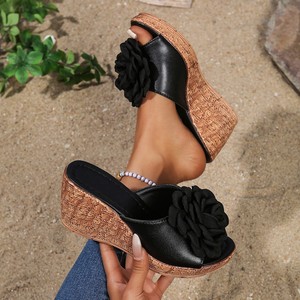 Pantoufles d'été pour femmes <span class=keywords><strong>2020</strong></span>, pantoufles à semelle éponge, à la mode, à fleurs, à semelle épaisse, à <span class=keywords><strong>talon</strong></span> incliné, pantoufles décontractées, chaussures de plage - Product Image 3