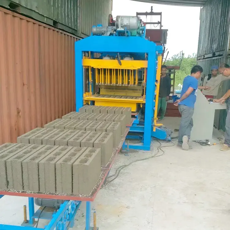 Qt4-25a Machine de fabrication de blocs automatique Petit moteur Machine de fabrication de briques d'occasion à vendre en Malaisie Produits Pakistan Prix 2600