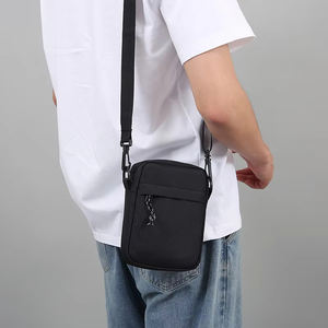 Tas Selempang Pria Kasual Ringan untuk Perjalanan, Tahan Lama, Organizer, Ringkas, Stylish, <span class=keywords><strong>Messenger</strong></span>, Daypack, Tas Dada Kecil untuk Pria - Product Image 3