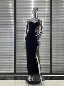 Vestido Casual de Fiesta Negro de Color Sólido con Corte Diamante, Escote Bajo, Tejido, <span class=keywords><strong>Elegante</strong></span> y Sofisticado, Diseño 2026 - Product Image 2