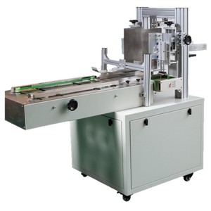 Machine semi-automatique de collage et de scellage de boîtes par poussée manuelle pour gâteaux de lune, cadeaux, jouets, aliments, médicaments, à colle thermofusible, 3.5 kW, 220V, Modèle F655B - Product Image 1