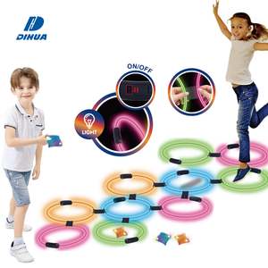 Jeu de <span class=keywords><strong>marelle</strong></span> lumineux LED pour enfants, 2 en 1, jeux d'extérieur avec 10 cerceaux et 4 sacs de haricots, jouets d'été pour la cour, la pelouse, le jardin - Product Image 1