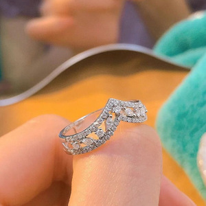 Anello a Doppia Fascia con Gemma Marquise per Donne, Gioiello da Dito Scintillante e alla Moda - Product Image 4