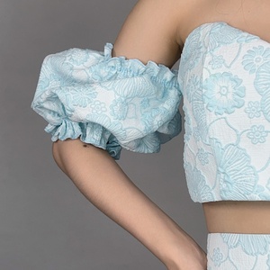 Conjunto de 2 Piezas de Verano para Mujer, Blusa de Manga Corta con Cuello en V y Falda, Bordado Floral Personalizado - Product Image 2