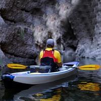 Kayak gonflable pliable de nouvelle conception pour lacs et rivières, pêche, 3 personnes, PVC Drop Stitch, avec pompe, sac à dos et trousse de réparation